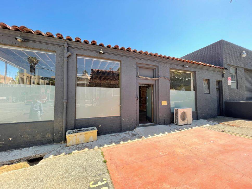 Pasadena, CA Retail Space for Lease 656 E Green St, Pasadena CA 91101